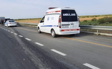 Cəlilabadda fəhlələri daşıyan mikroavtobus qəzaya düşüb - FOTO