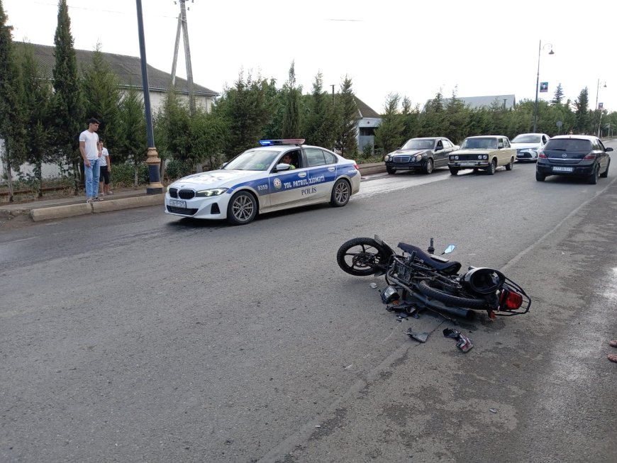 Cəlilabadda motosikletlə minik avtomobili qəza törədib, xəsarət alan var