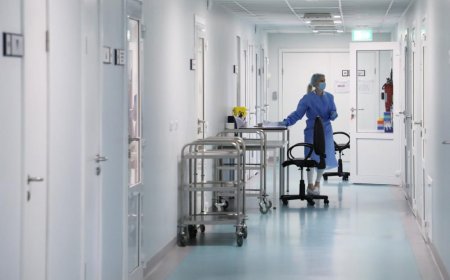 Cəlilabadda tələbə avtobusdan yıxılaraq xəsarət alıb