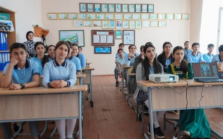 "Smart English” layihəsinin bağlanış mərasimi keçirildi