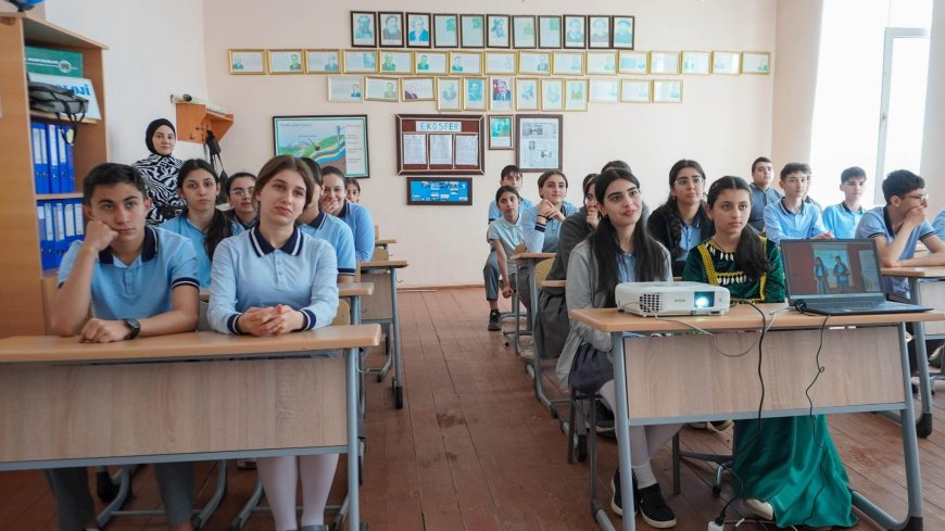 "Smart English” layihəsinin bağlanış mərasimi keçirildi