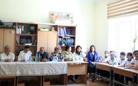 “İngilis dili üzrə bilik və bacarıqların tətbiq vasitəsilə inkişaf etdirilməsi” layihəsi yekunlaşıb