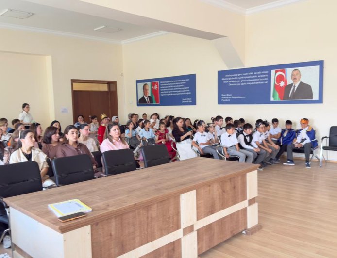 ““FunEasyLearn” tətbiqinin köməyi ilə şagirdlərin ingilis dili üzrə bacarıqlarının inkişaf etdirilməsi” adlı layihənin bağlanışı olub